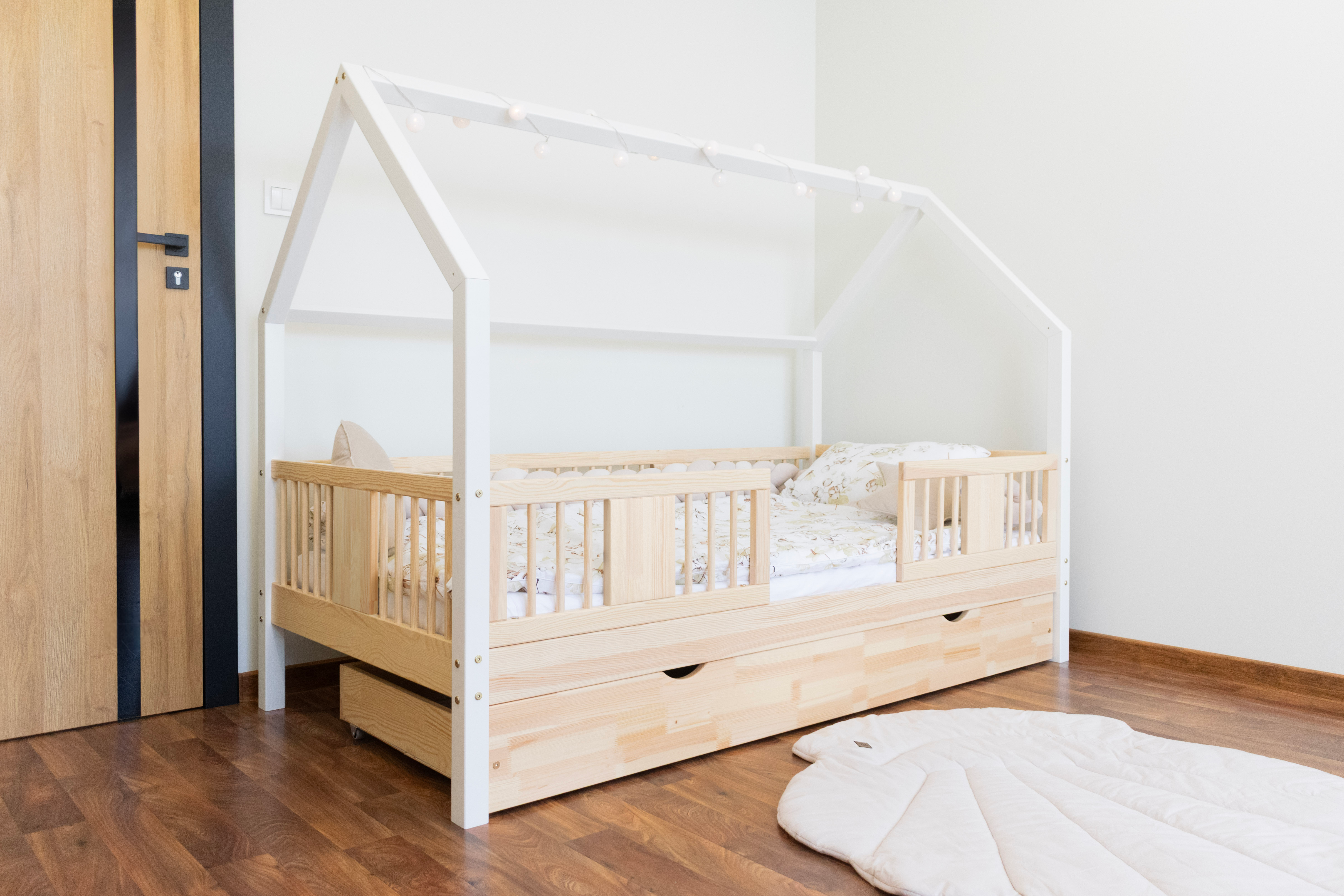 Łóżko domek (4) Łóżko domek (4)