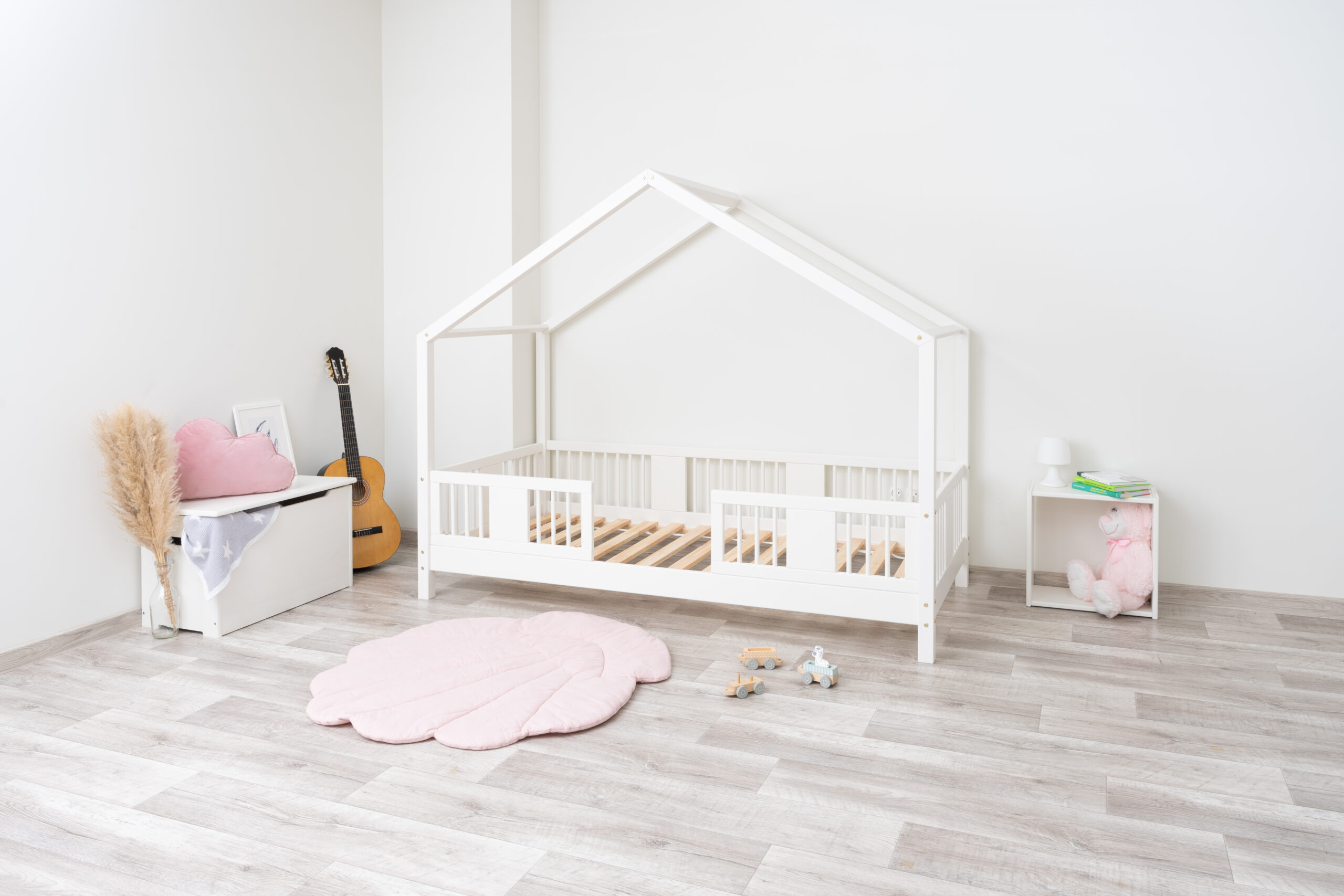 Łóżko domek z drewna (2) Łóżko domek z drewna (2)