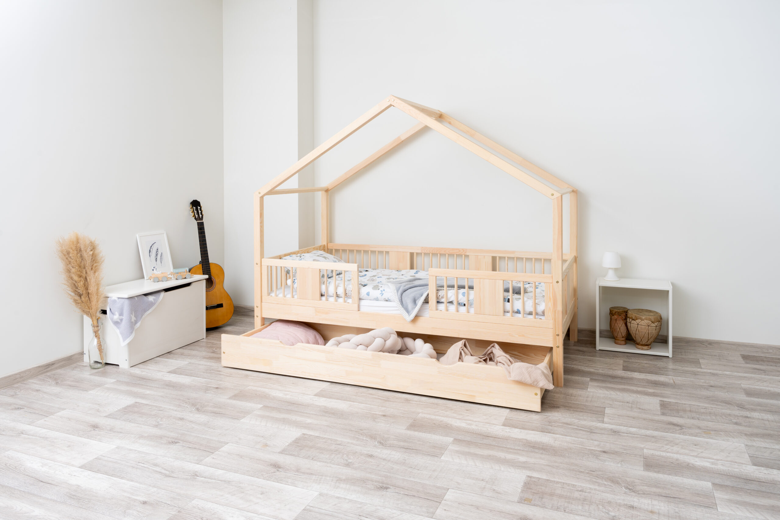 Łóżko domek z szufladami (11) Łóżko domek z szufladami (11)