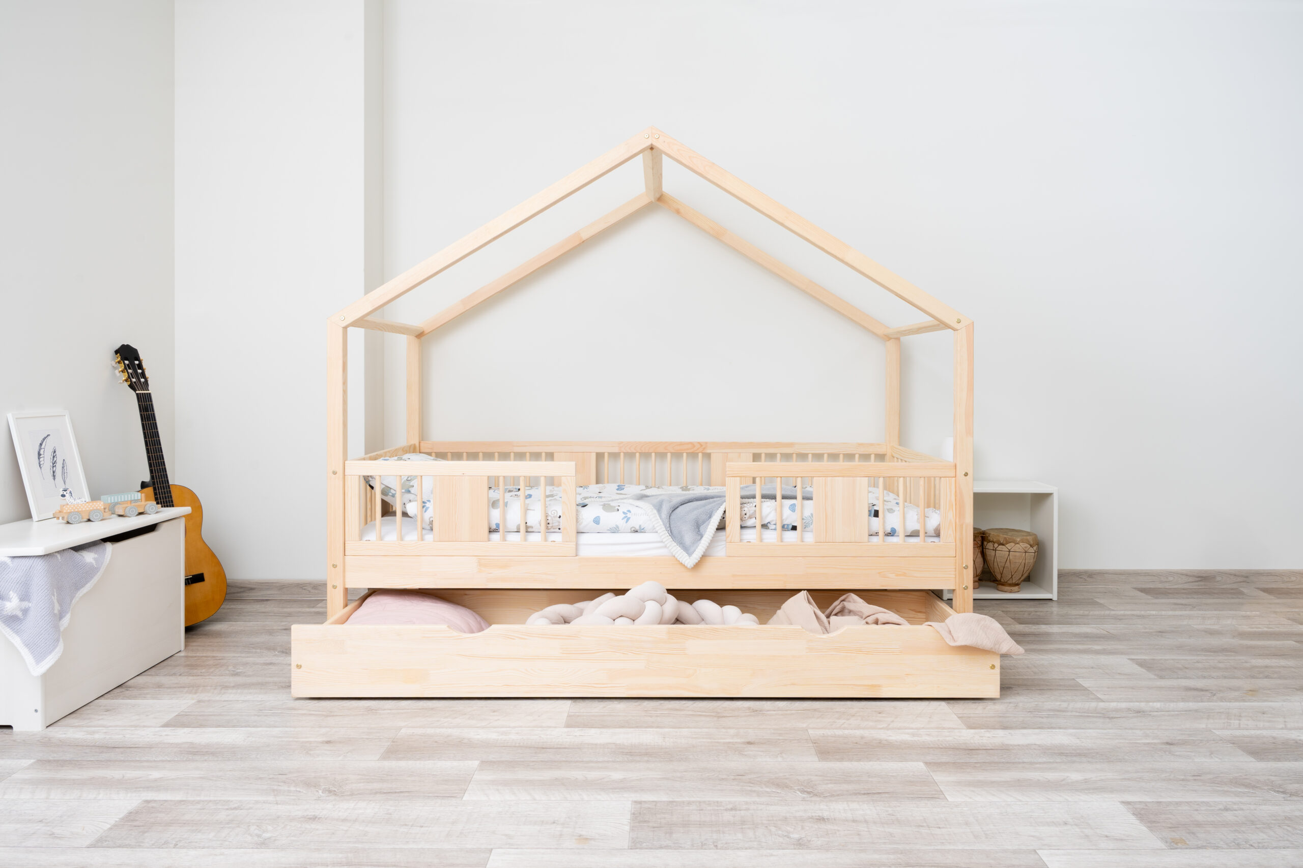 Łóżko domek z szufladami (13) Łóżko domek z szufladami (13)