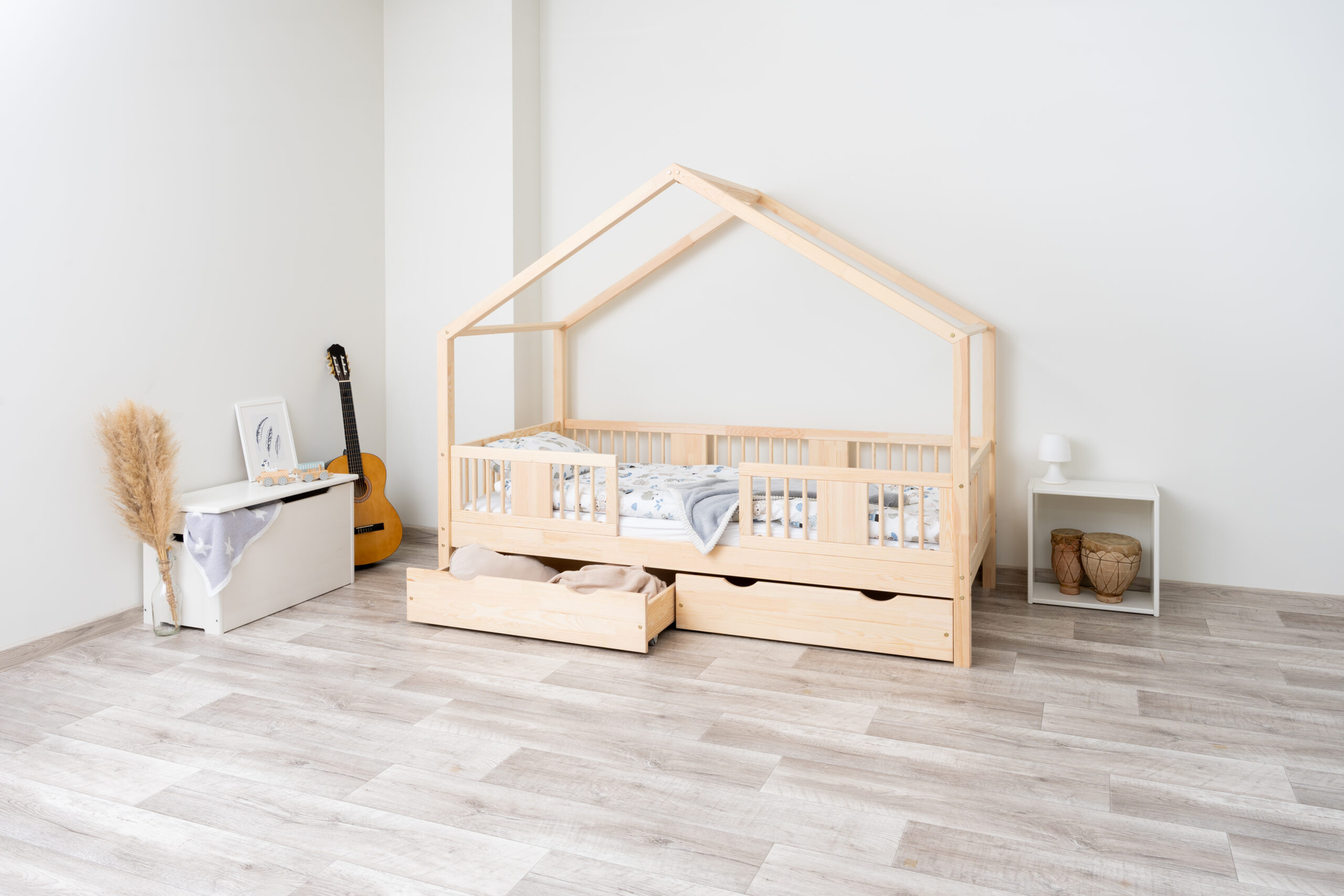 Łóżko domek z szufladami (15) Łóżko domek z szufladami (15)