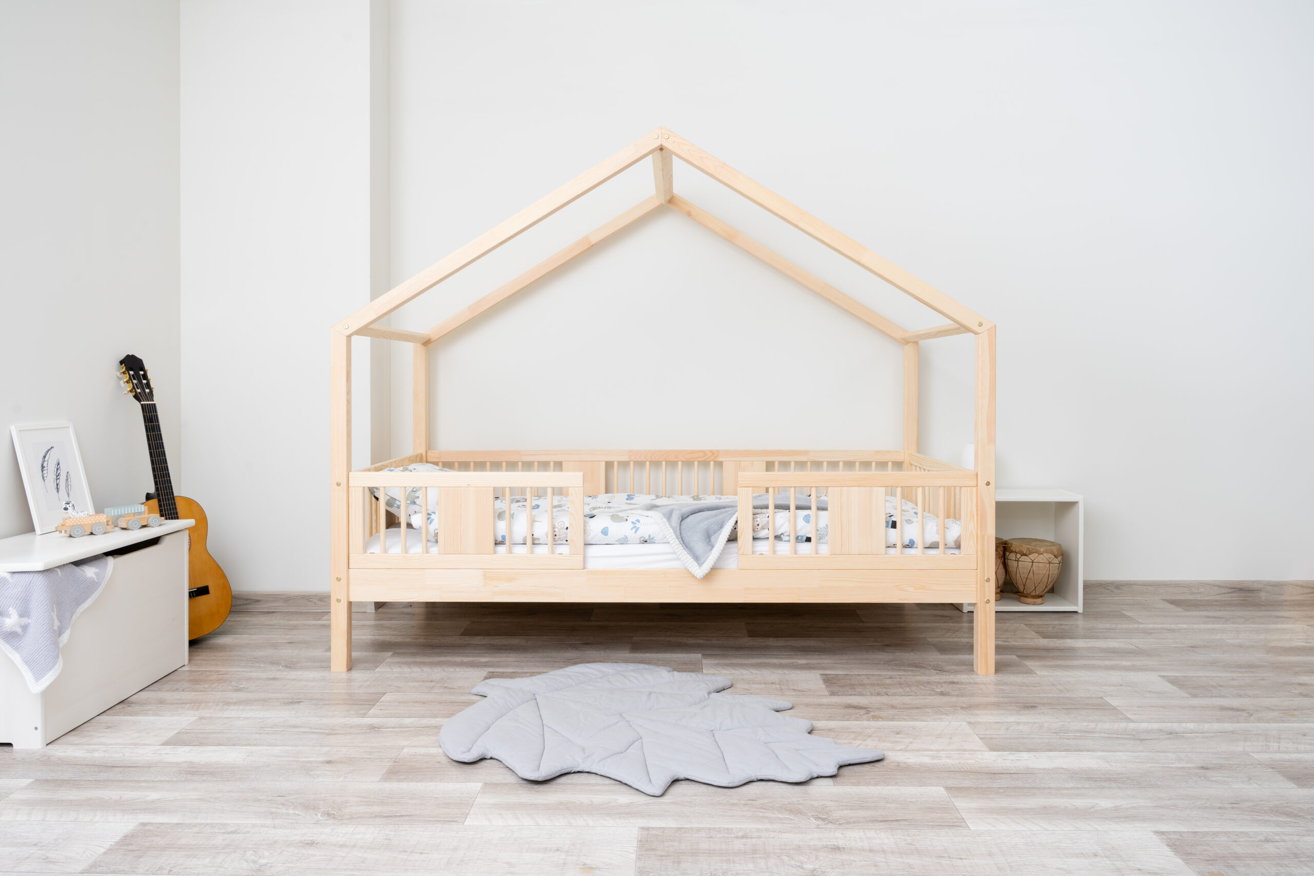 Łóżko domek z szufladami (9) Łóżko domek z szufladami (9)