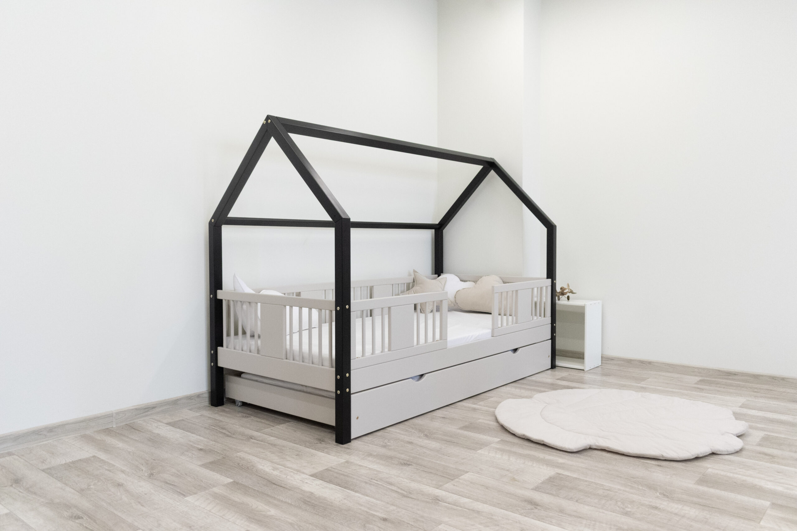 Łóżko w kształcie domku z szufladami (3) Łóżko w kształcie domku z szufladami (3)