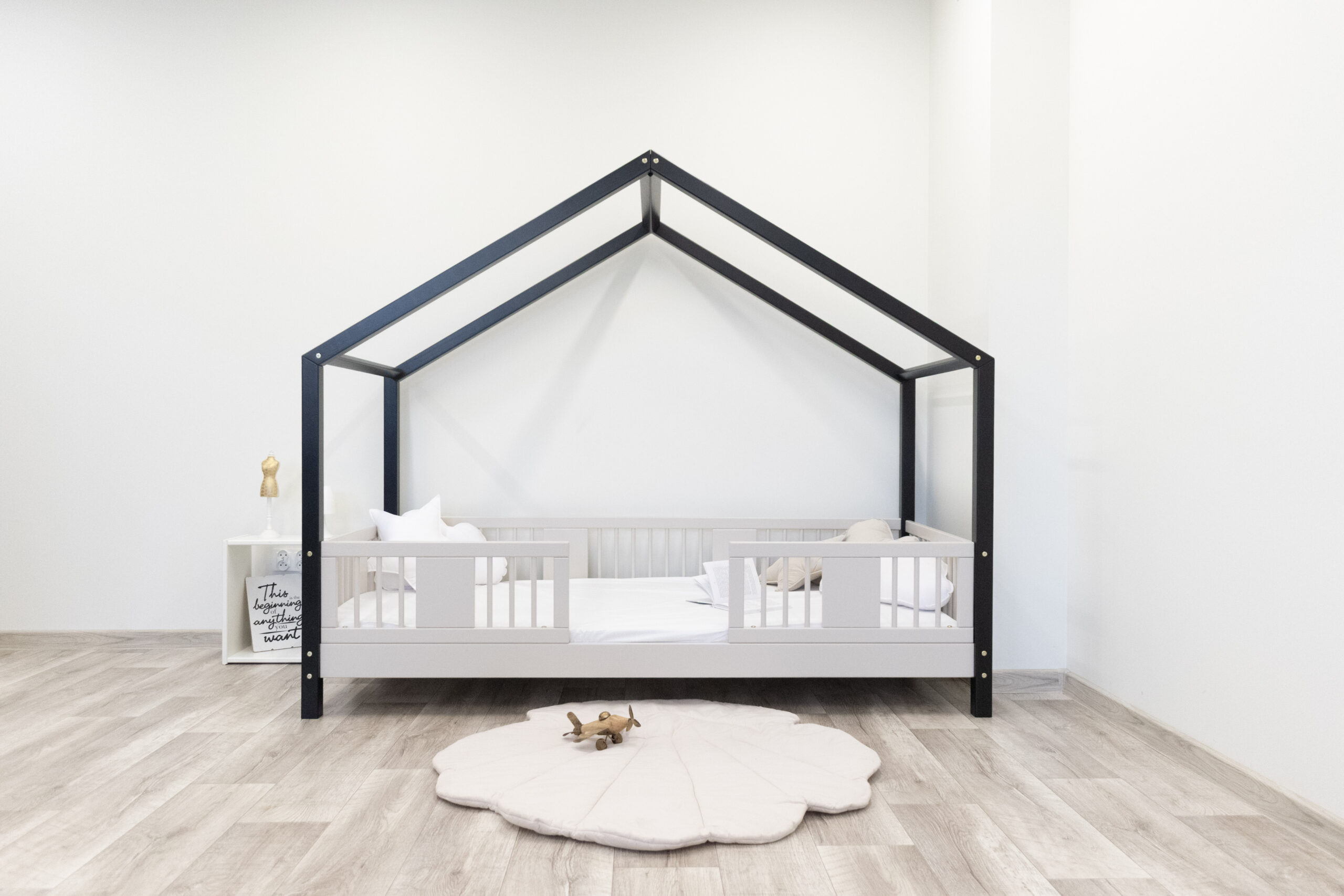 niskie łóżko domek (2) niskie łóżko domek (2)